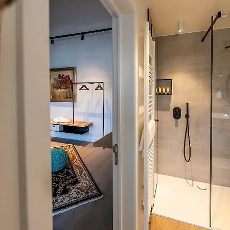 Barefoodgiulia Hotel Hasselt